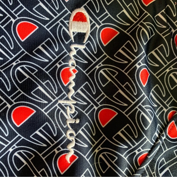 Champion bomber style casual jacket . Size large . Navy blue . NWT ! - Picture 7 of 10